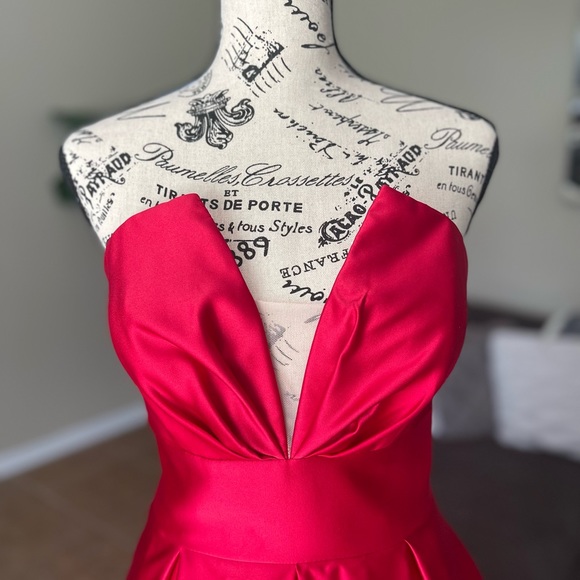 Betsy & Adam Red Satin Strapless Ball Gown, Woman’s Size 6, New With Tags - Picture 4 of 7